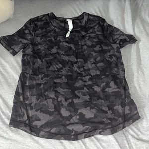 Lululemon short sleeve shirt
